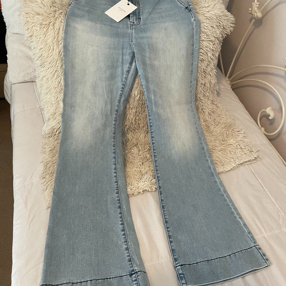 HIDDEN JEANS HAPPI HIGH RISE FLARE